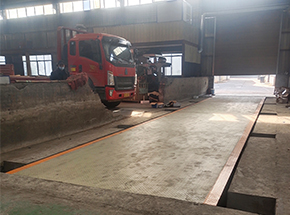 河南大河環(huán)?？萍加邢薰?00噸地磅